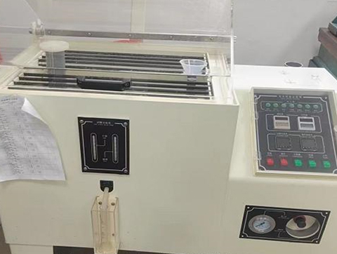09-Zoutsproeitestmachine